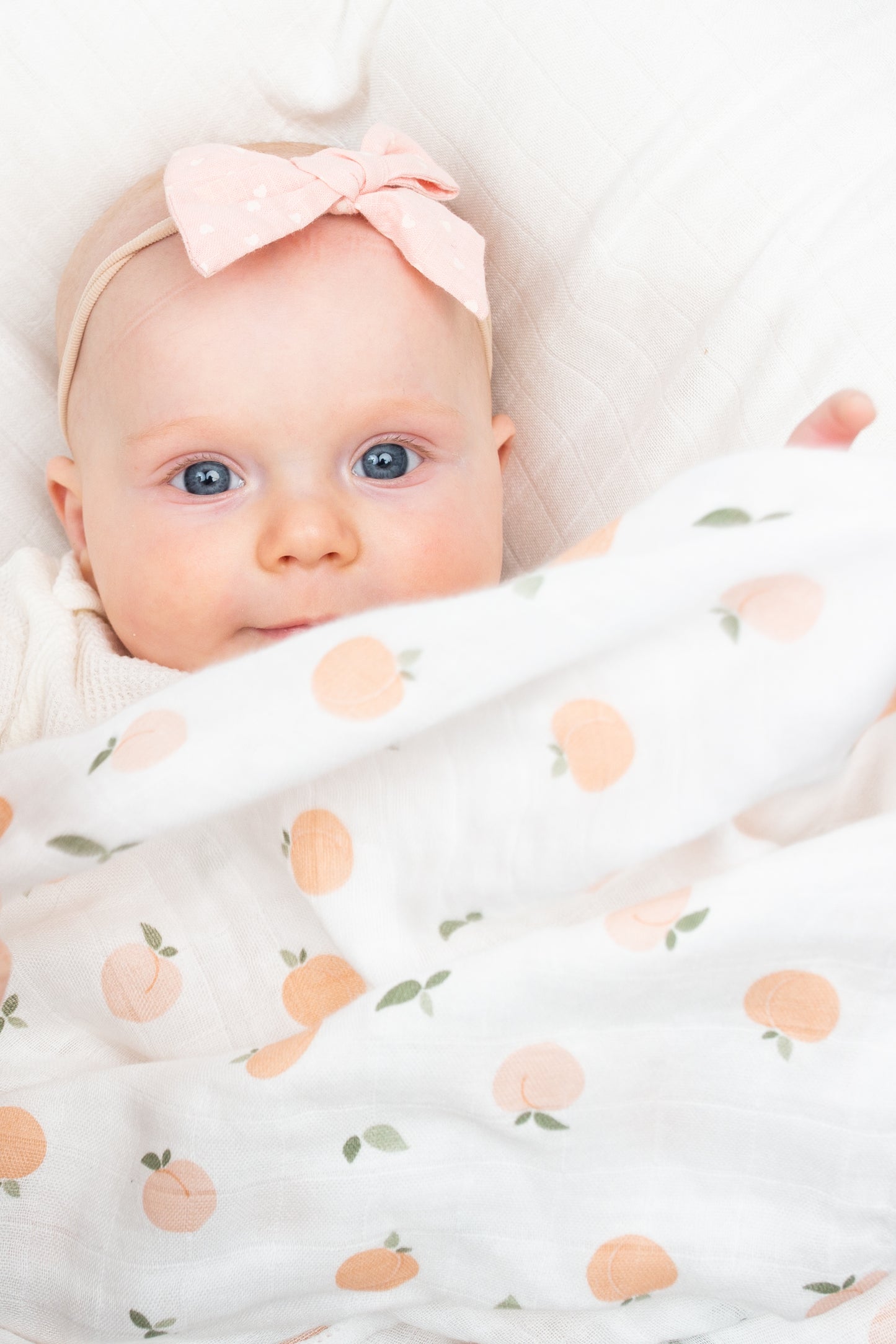 Lulujo - Bamboo Hat and Swaddle Blanket Gift Set - Peaches