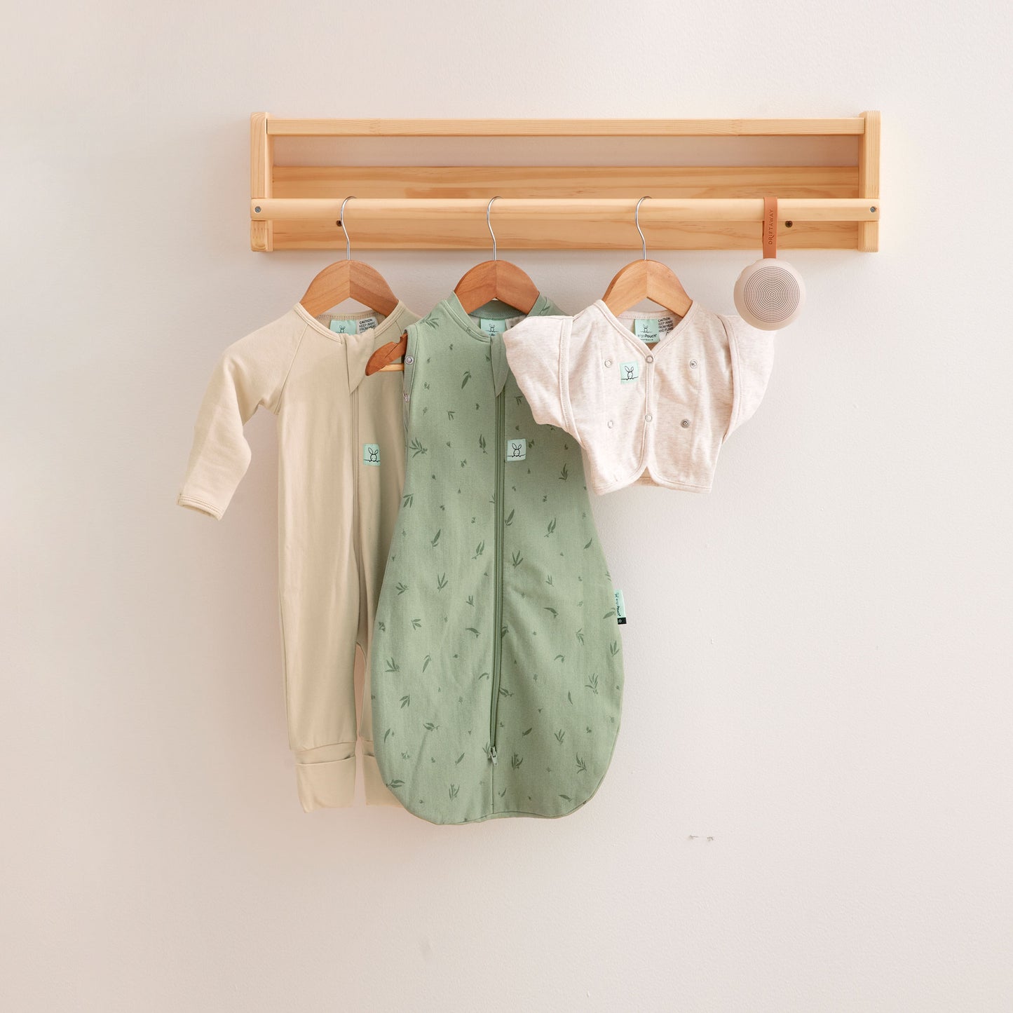 ergoPouch - Newborn Starter Pack- Cocoon 1.0 TOG / Butterfly Cardi 0.2 TOG / Layers Long Sleeve 1.0 TOG / White Noise Machine