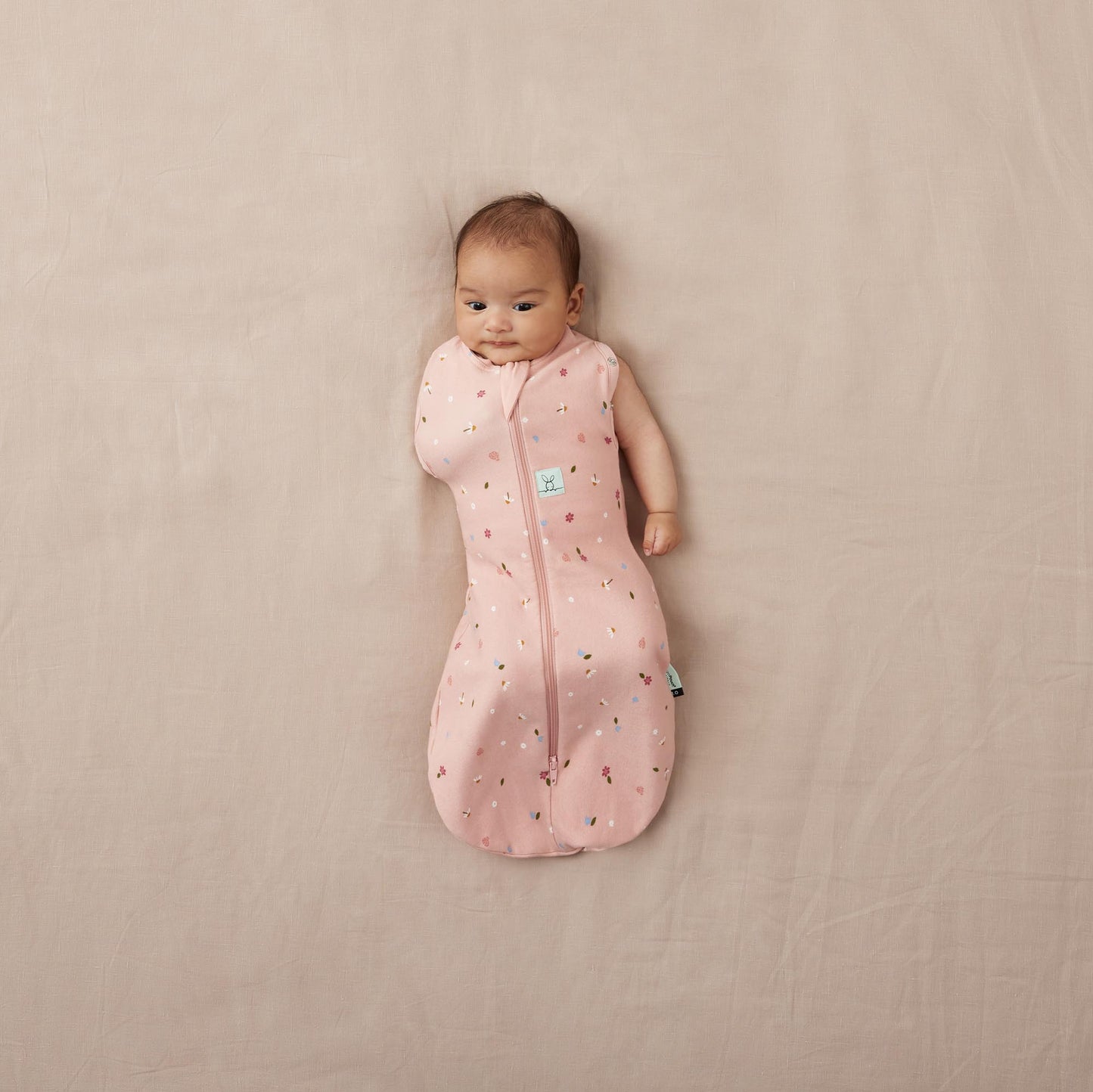 ergoPouch - Organic All Year Cocoon Swaddle Sleeping Bag - Daisy 1.0 TOG
