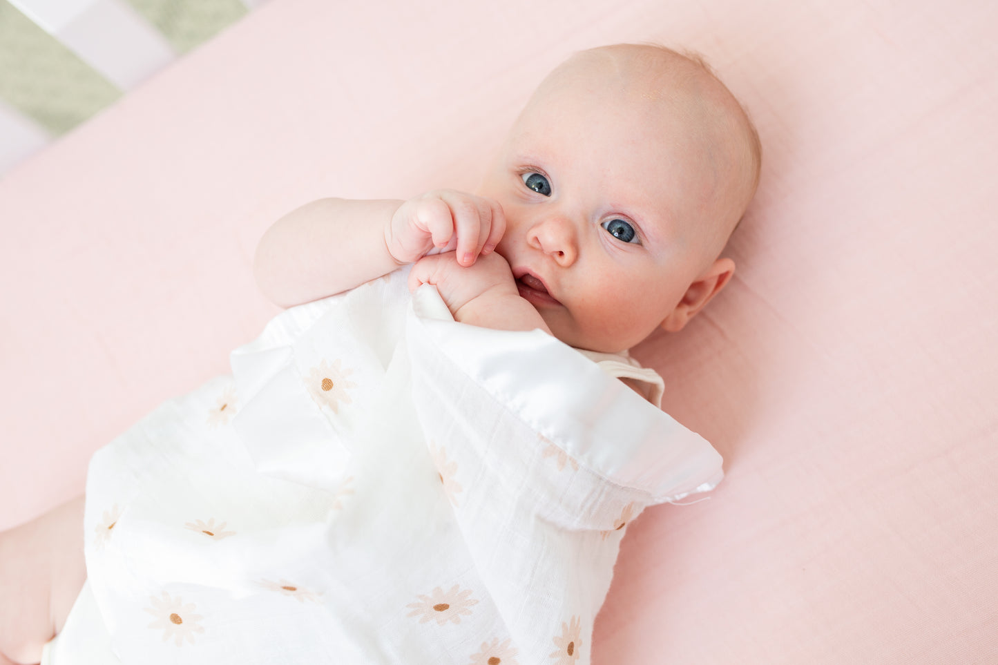 Lulujo - 2 Pack Muslin Security Comforter Blanket - Daisies