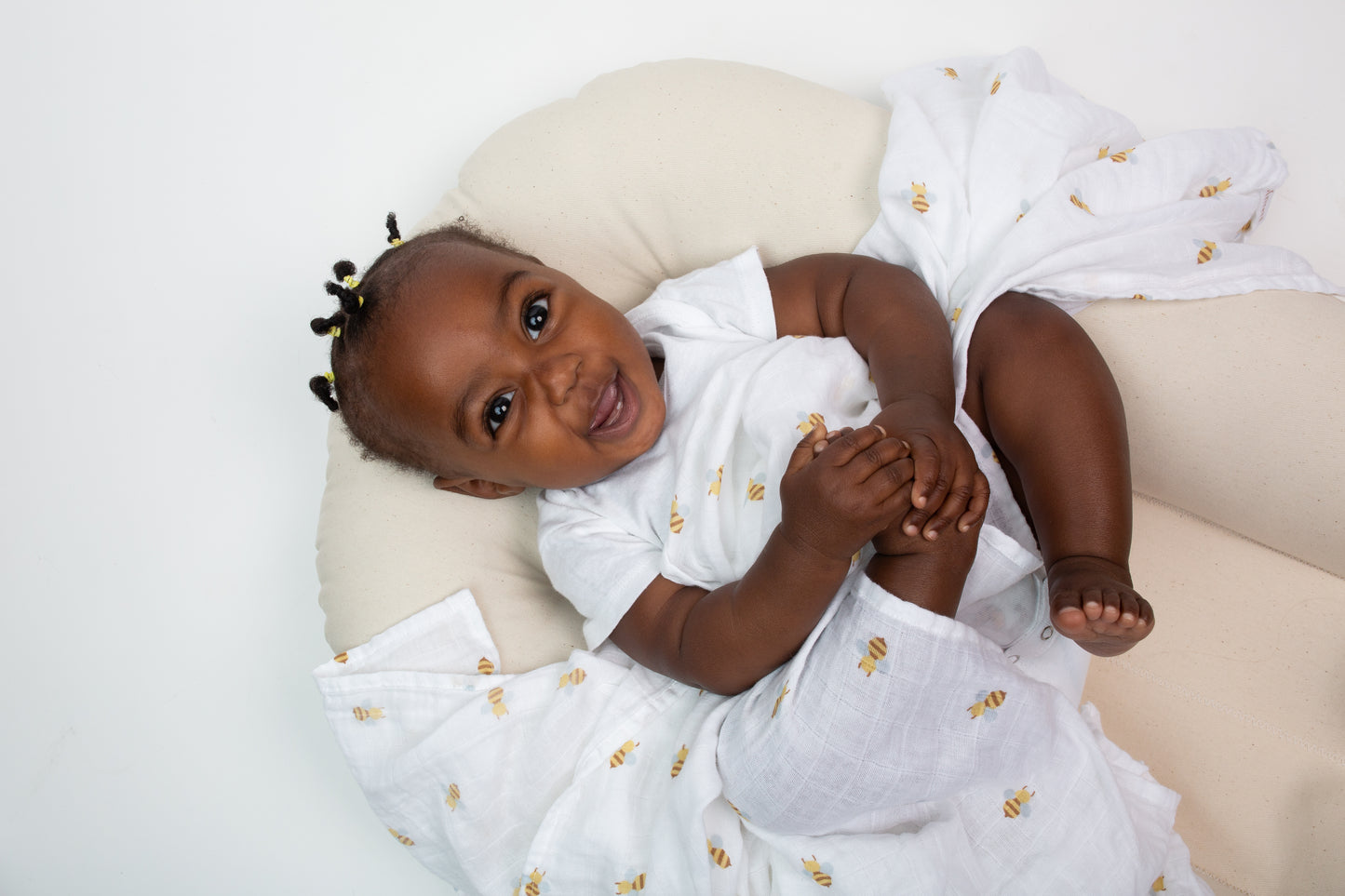 Lulujo - 2 Pack Cotton Swaddles - Bees / Dots (100cm x100cm)