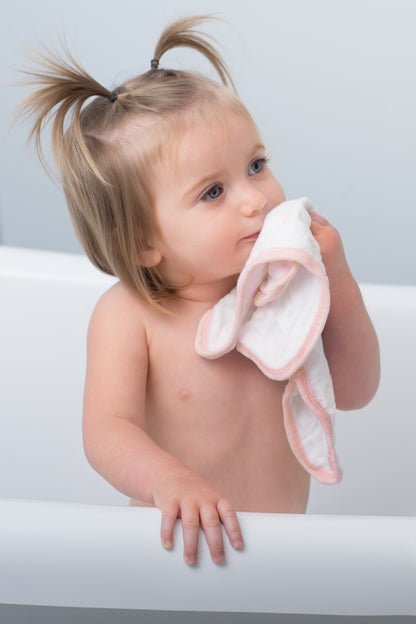 Lulujo - Washcloth - Peaches , White & Strawberries