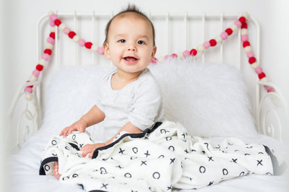 Lulujo - Quilt - Hugs & Kisses