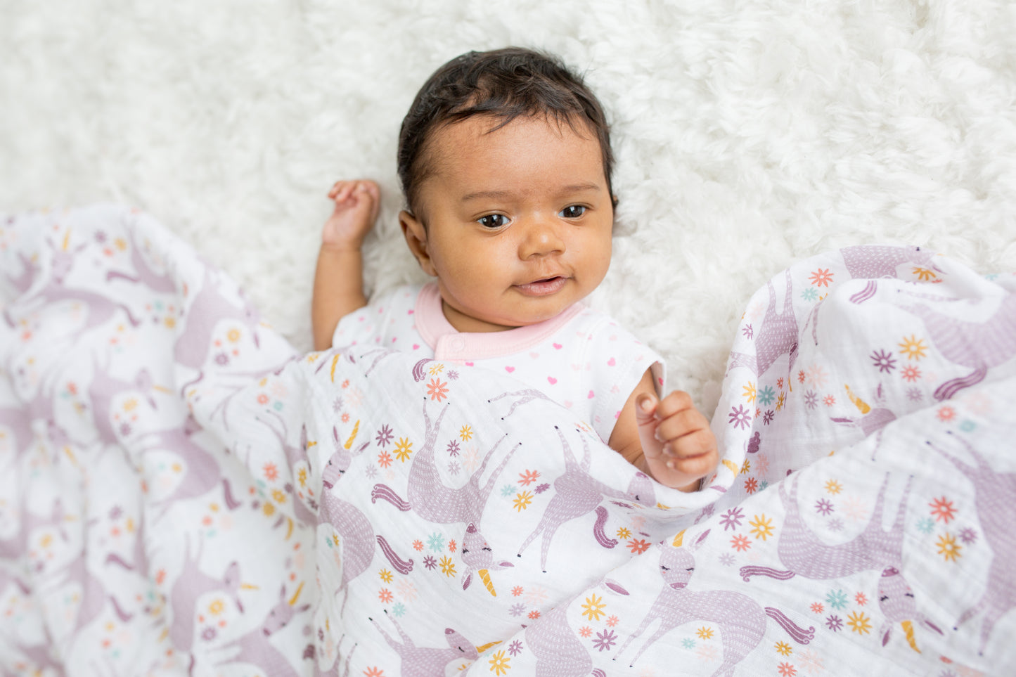 Lulujo - Muslin Swaddle - Unicorns (120cm x 120cm)