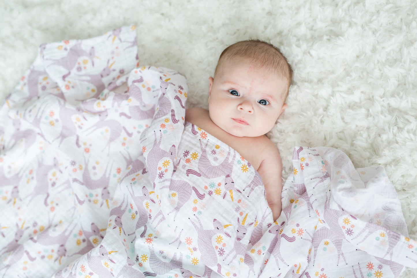 Lulujo - Muslin Swaddle - Unicorns (120cm x 120cm)
