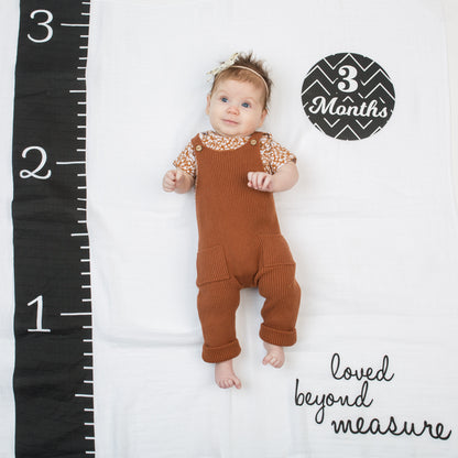 Lulujo - Single Cotton Swaddle & Cards Gift Set- Loved Beyond Measure