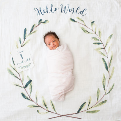 Lulujo - Single Cotton Swaddle & Cards Gift Set- Hello World Wreath