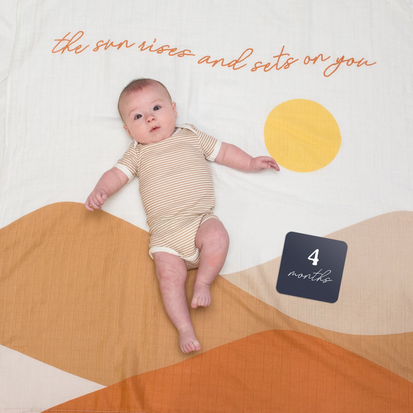 Lulujo - Single Cotton Swaddle & Cards Gift Set- Sun Rise