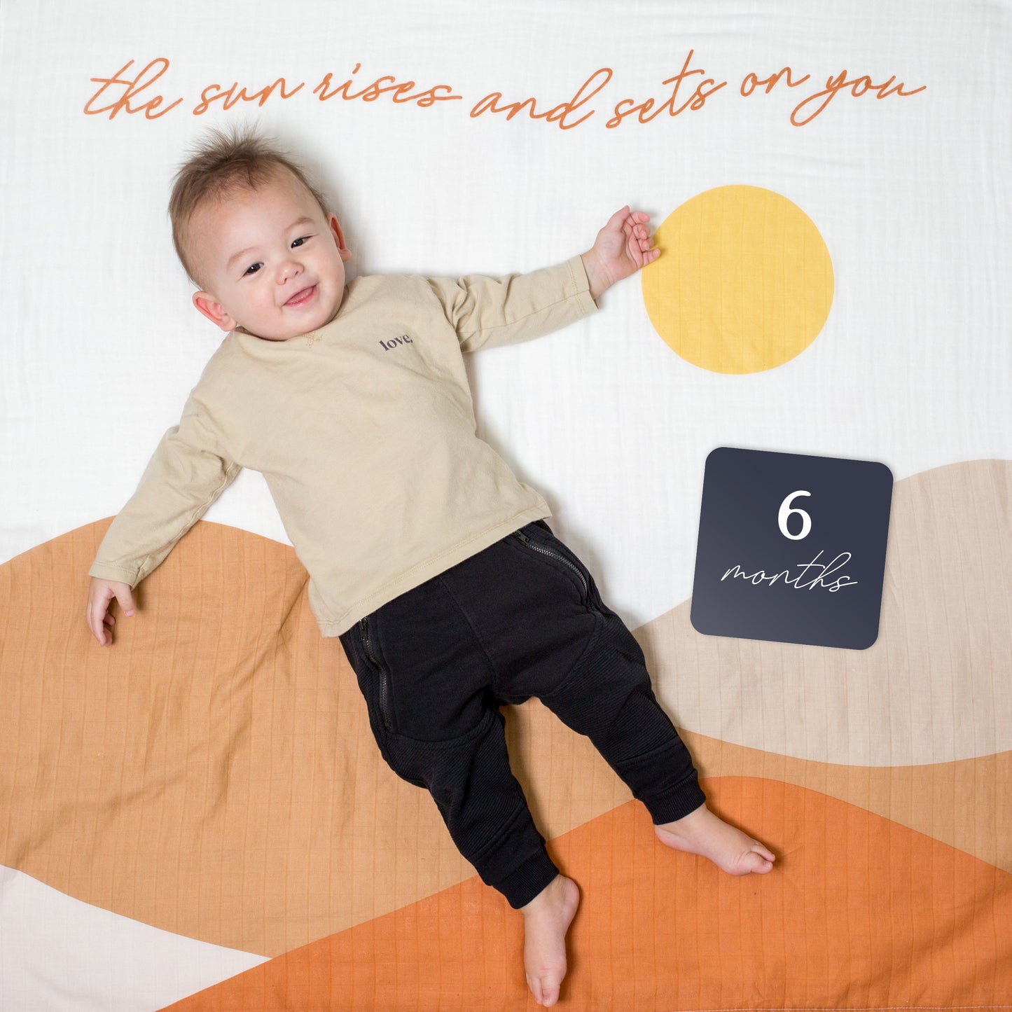 Lulujo - Single Cotton Swaddle & Cards Gift Set- Sun Rise