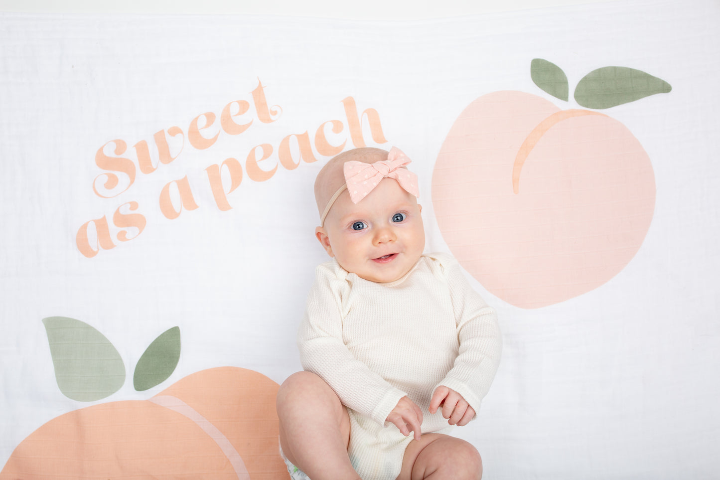 Lulujo - Single Cotton Swaddle & Cards Gift Set- Sweat As A Peach