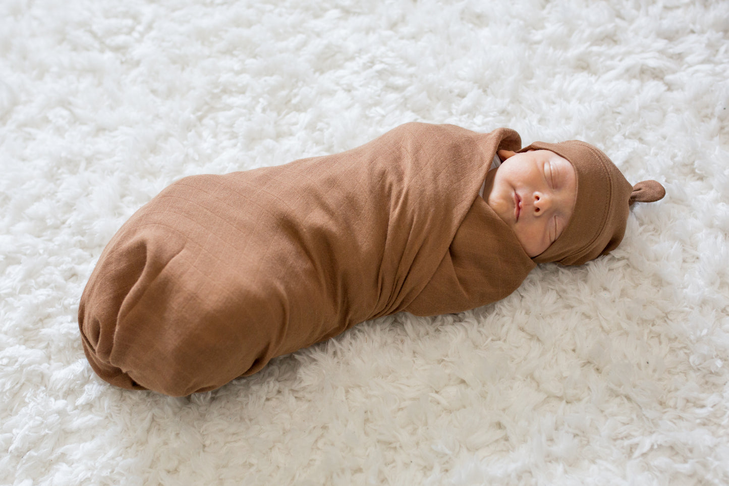 Lulujo - Bamboo Hat and Swaddle Blanket Gift Set - Tan
