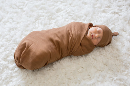 Lulujo - Bamboo Hat and Swaddle Blanket Gift Set - Tan
