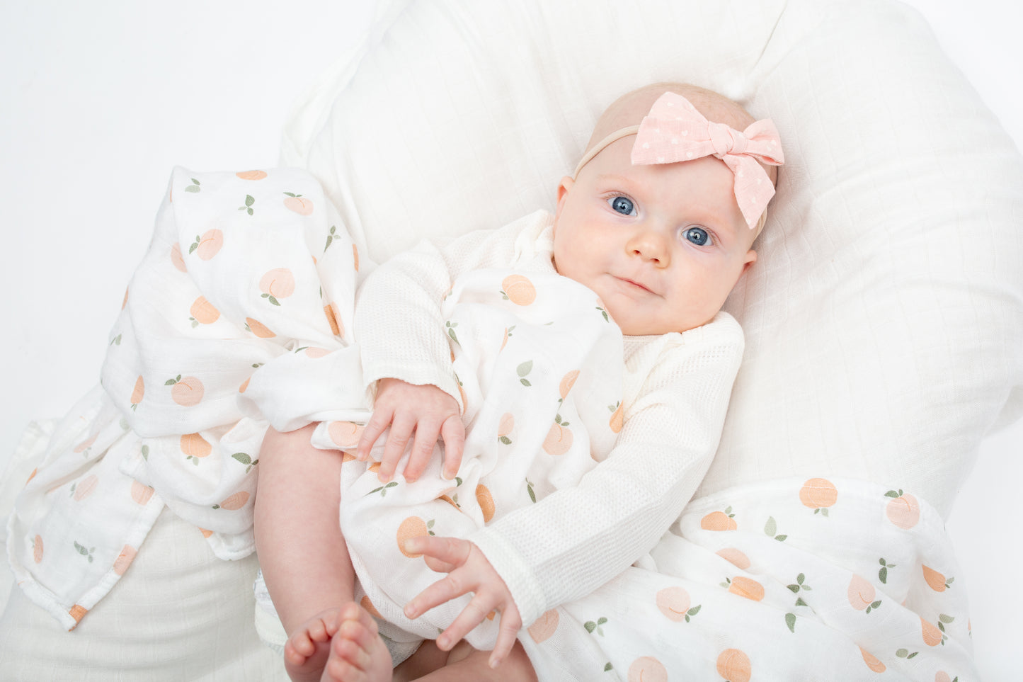 Lulujo - Bamboo Hat and Swaddle Blanket Gift Set - Peaches