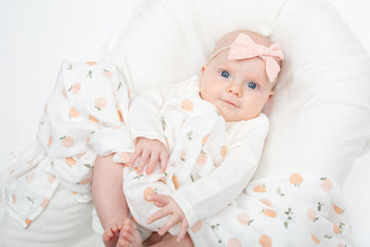 Lulujo - Bamboo Hat and Swaddle Blanket Gift Set - Peaches