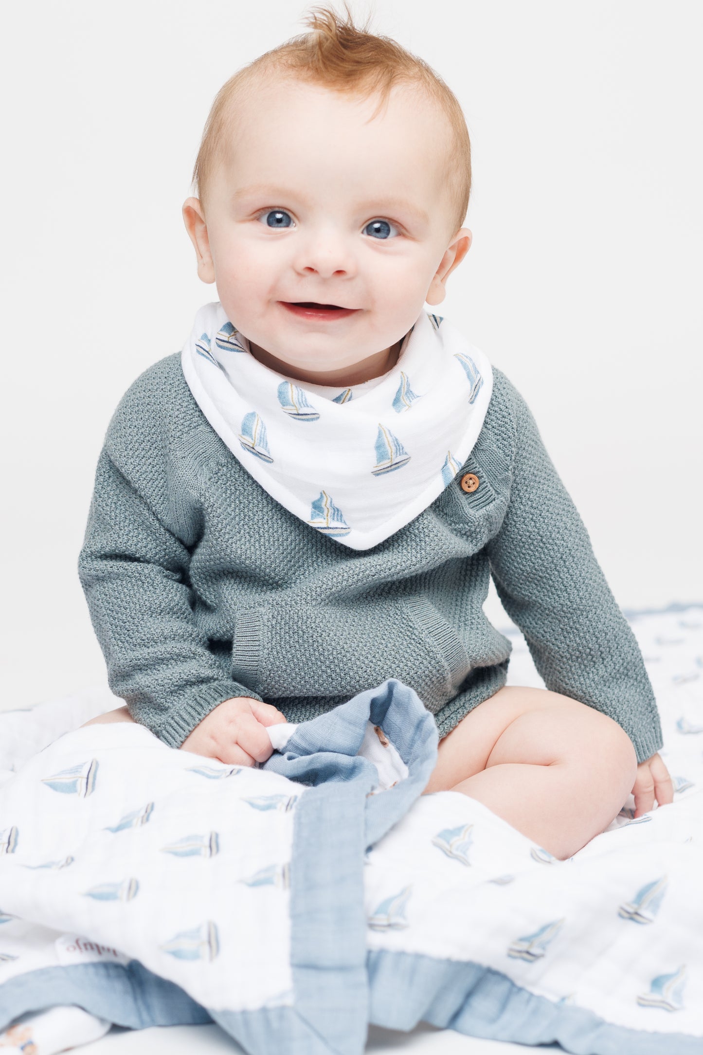 Lulujo - 2 pack Bandana Bib - Vintage Bear & Sailboats