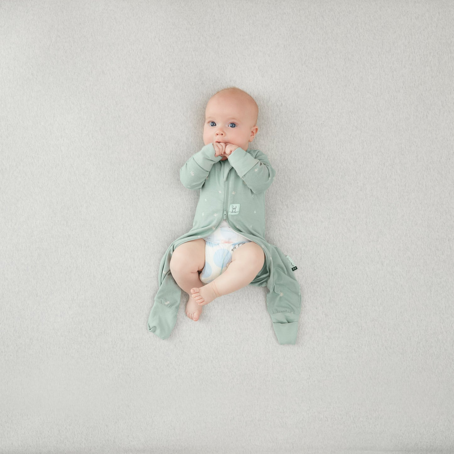 ergoPouch - Organic Layers Long Sleeve Babygrow Sage - Mild 0.2 TOG