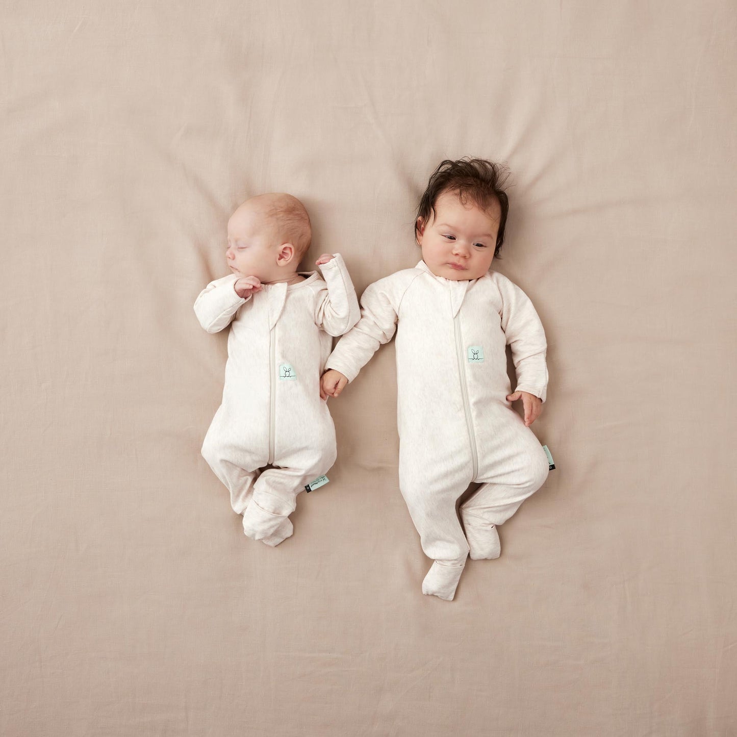ergoPouch - Organic Layers Long Sleeve Babygrow Oatmeal - Warm 1.0 TOG