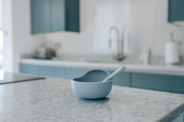 Theodore and Raffy - Silicone Scoop Back Suction Bowl