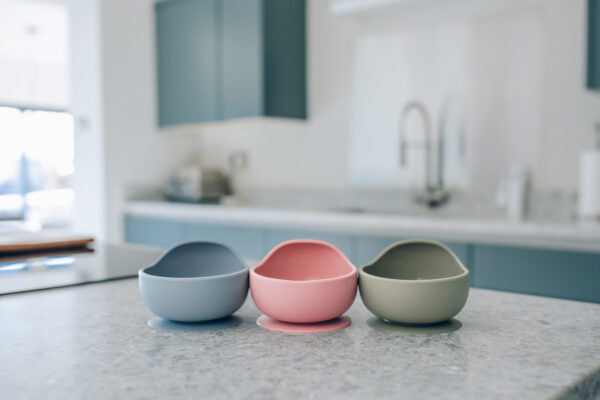 Theodore and Raffy - Silicone Scoop Back Suction Bowl