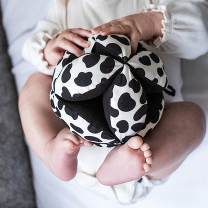 SENSORY GRASP BALL - suitable from birth
